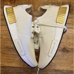 NMD R1 W.   NIB!! Us 8.5 women/ 39 1/3 euro .